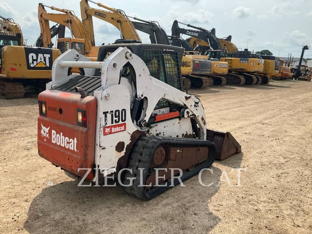 Image of Bobcat T190 equipment image 2