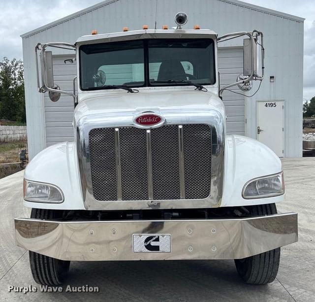 Image of Peterbilt 330 equipment image 1