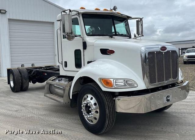 Image of Peterbilt 330 equipment image 2