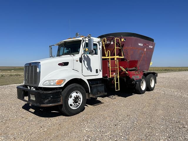 Image of Peterbilt 335 equipment image 1