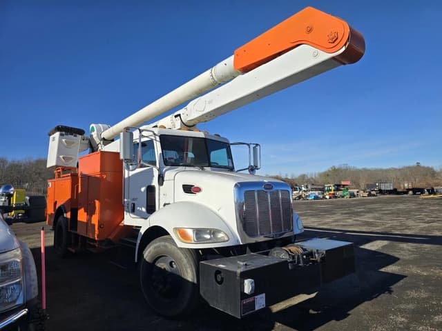 Image of Peterbilt 335 equipment image 2