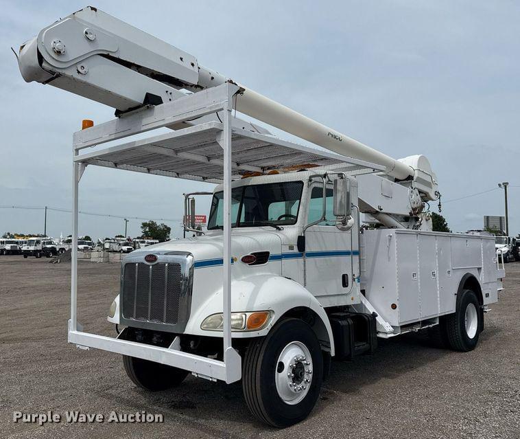 Image of Peterbilt 335 Primary image