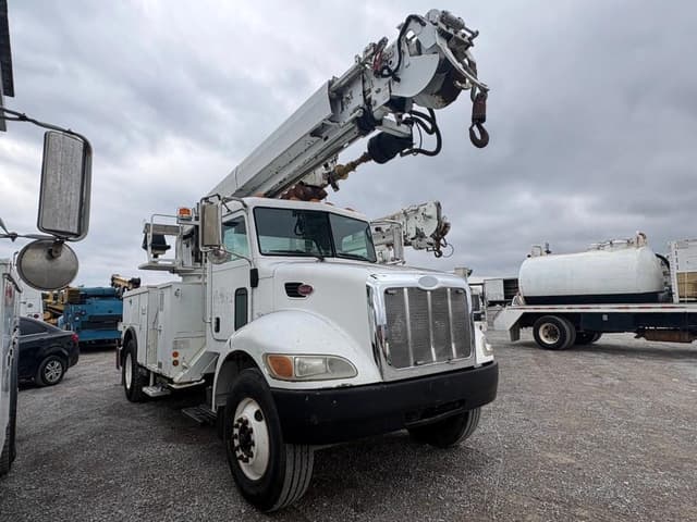 Image of Peterbilt 335 equipment image 2