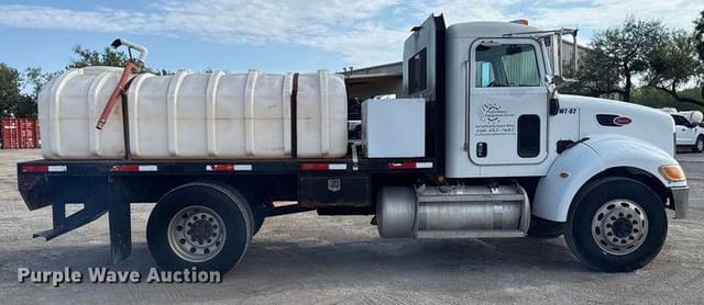 Image of Peterbilt 335 equipment image 3