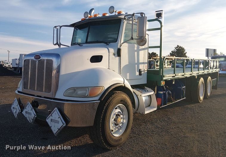 2007 Peterbilt 335 Equipment Image0