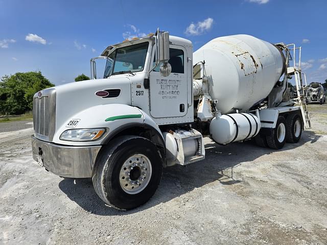 Image of Peterbilt 335 equipment image 2