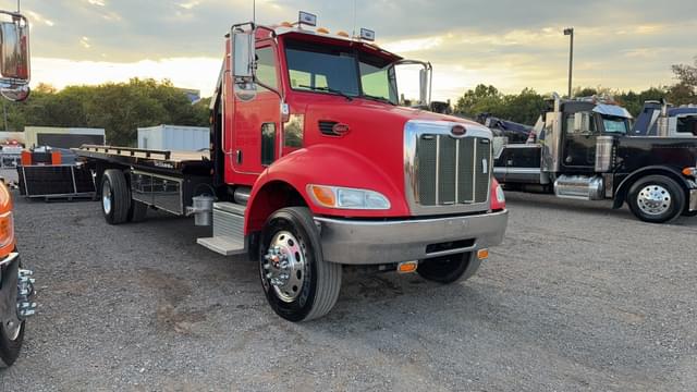 Image of Peterbilt 335 equipment image 2