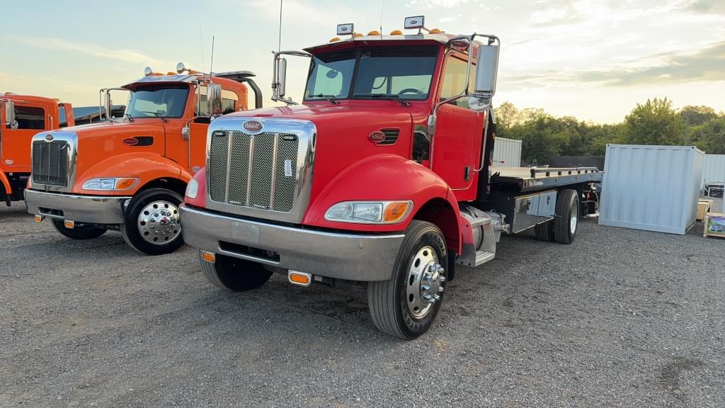 Image of Peterbilt 335 Primary image