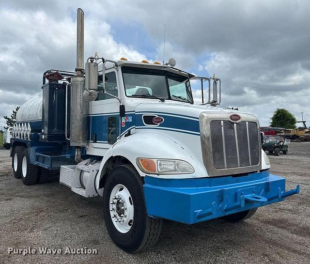Image of Peterbilt 335 equipment image 2