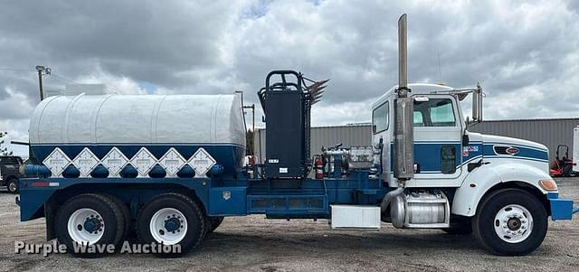 Image of Peterbilt 335 equipment image 3