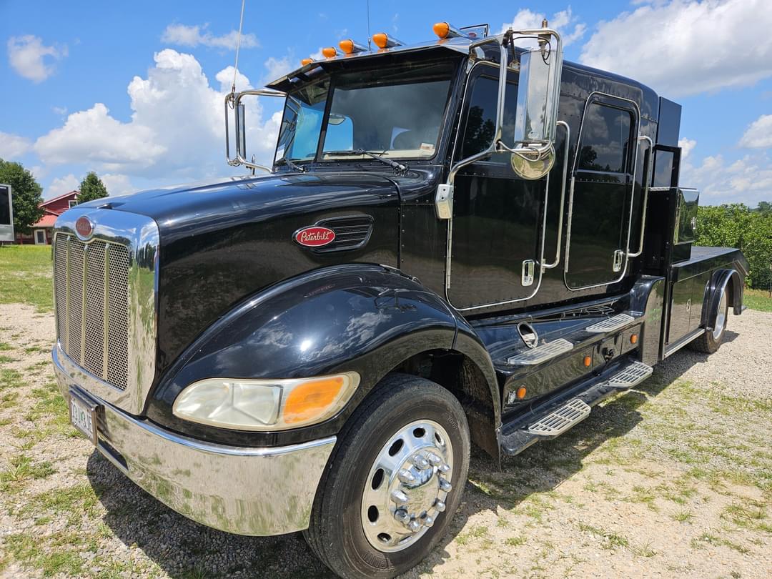 Image of Peterbilt 335 Primary image