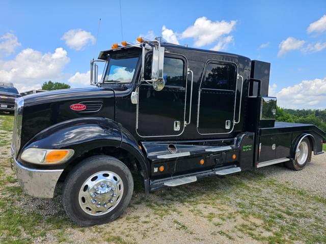 Image of Peterbilt 335 equipment image 3