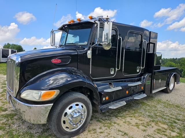 Image of Peterbilt 335 equipment image 2