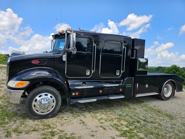 Image of Peterbilt 335 equipment image 4