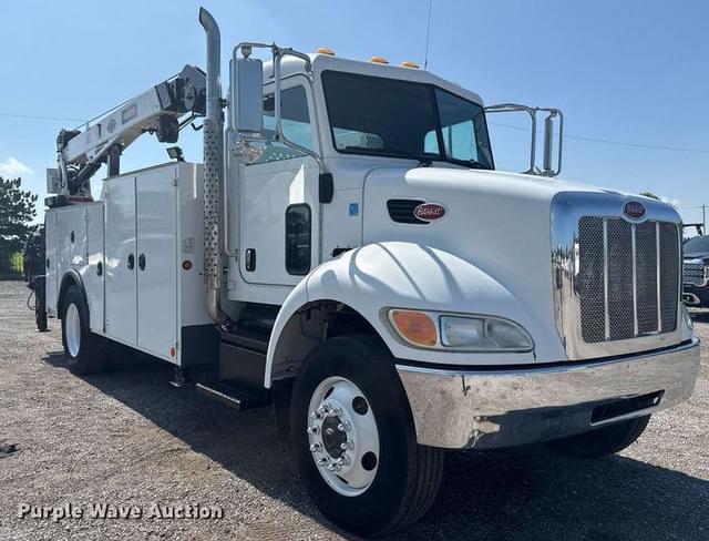 Image of Peterbilt 335 equipment image 2