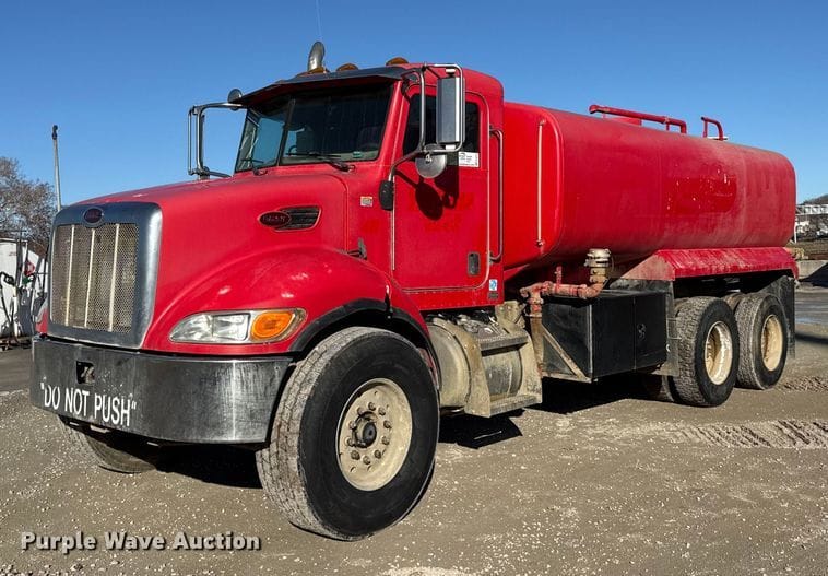 2007 Peterbilt 335 Equipment Image0