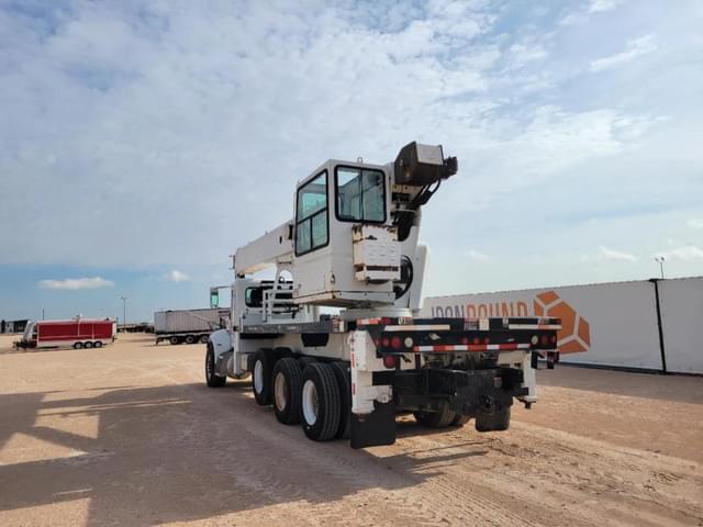 Image of Peterbilt 340 equipment image 2