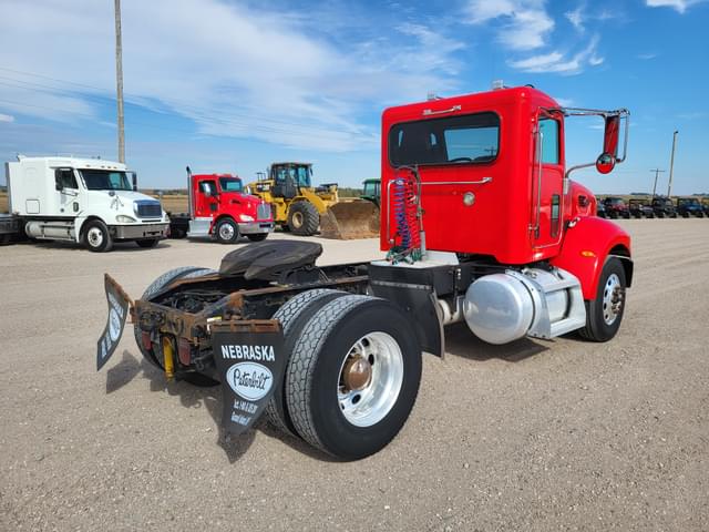 Image of Peterbilt 340 equipment image 2
