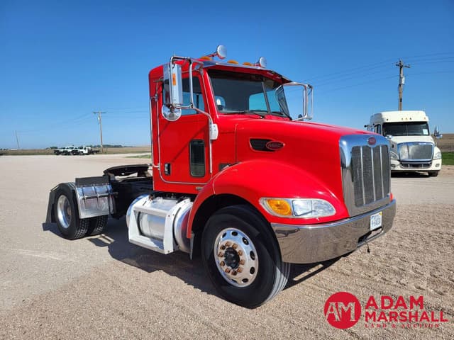 Image of Peterbilt 340 equipment image 1