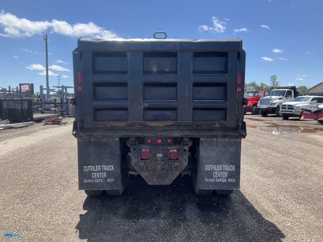 Image of Peterbilt 340 equipment image 3