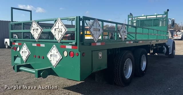 Image of Peterbilt 357 equipment image 4