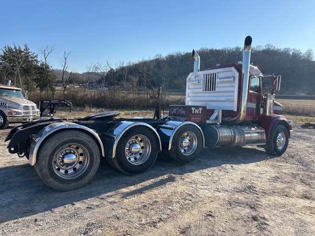 Image of Peterbilt 357 equipment image 4