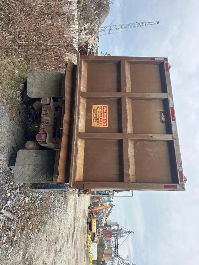 Image of Peterbilt 357 equipment image 4