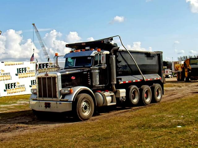 Image of Peterbilt 378 equipment image 4