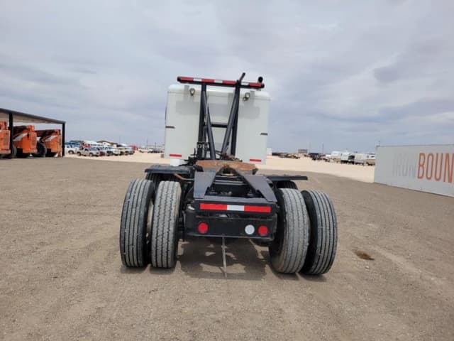 Image of Peterbilt 378 equipment image 3