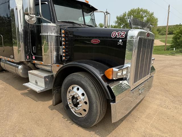 Image of Peterbilt 379 equipment image 4