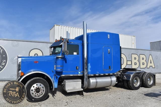 Image of Peterbilt 379 equipment image 3