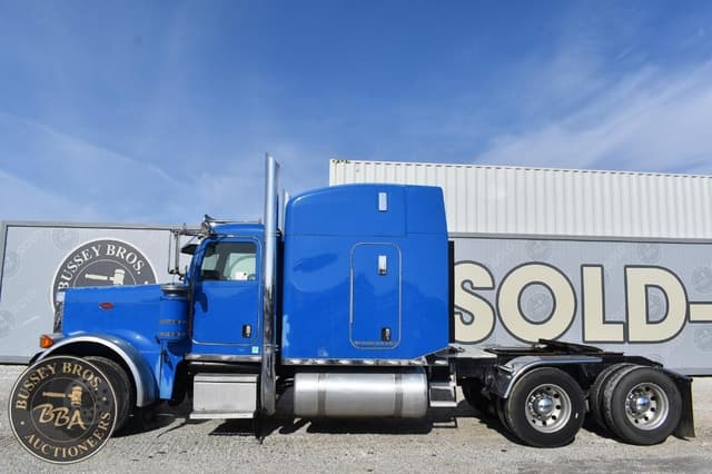 Image of Peterbilt 379 equipment image 4