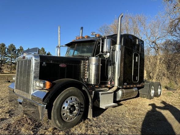 Image of Peterbilt 379 Primary image