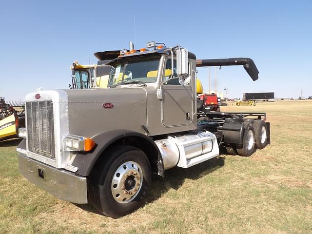 Image of Peterbilt 379 equipment image 1