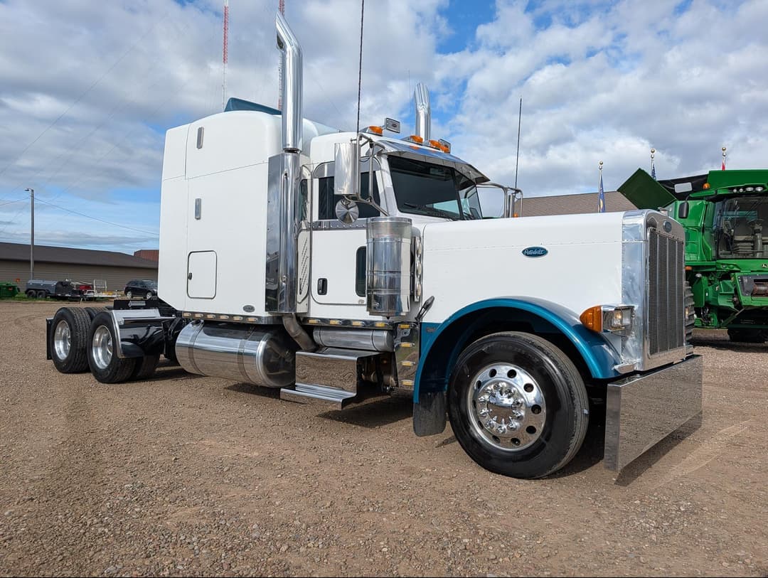 Image of Peterbilt 379 Primary image