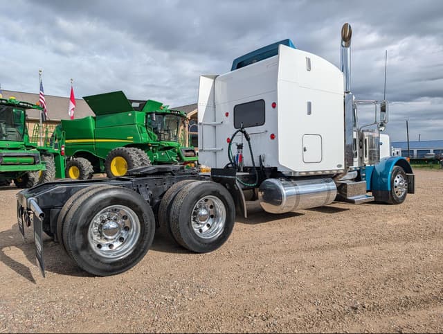 Image of Peterbilt 379 equipment image 2