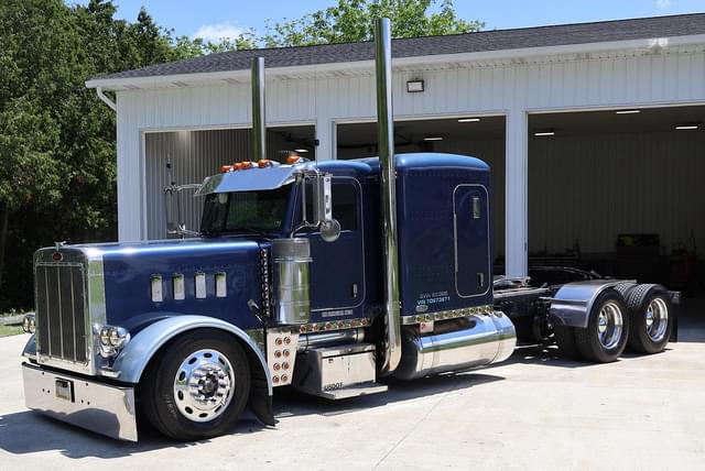 Image of Peterbilt 379 equipment image 1