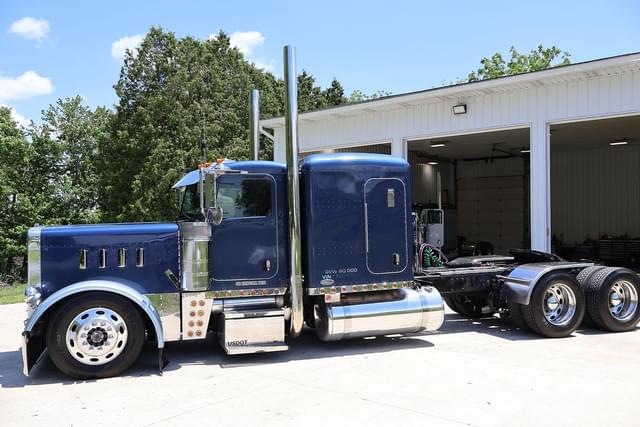 Image of Peterbilt 379 equipment image 3