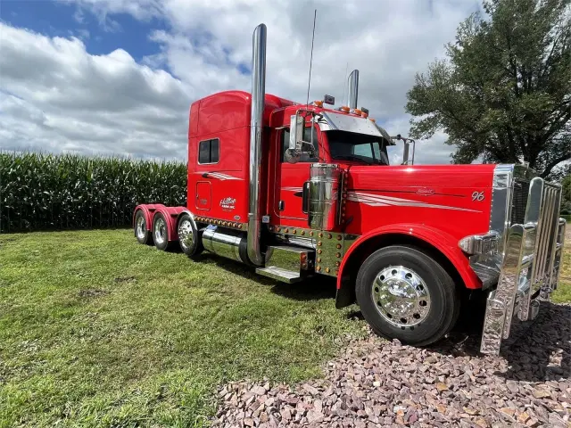 Image of Peterbilt 379 equipment image 3