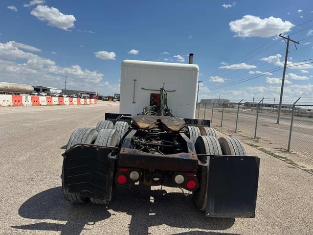 Image of Peterbilt 379 equipment image 4