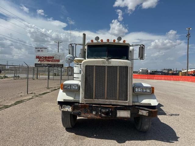 Image of Peterbilt 379 equipment image 2