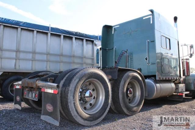 Image of Peterbilt 379 equipment image 2