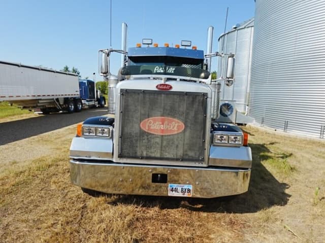 Image of Peterbilt 379 equipment image 1