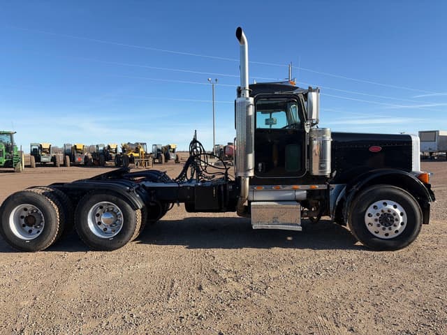 Image of Peterbilt 379 equipment image 4