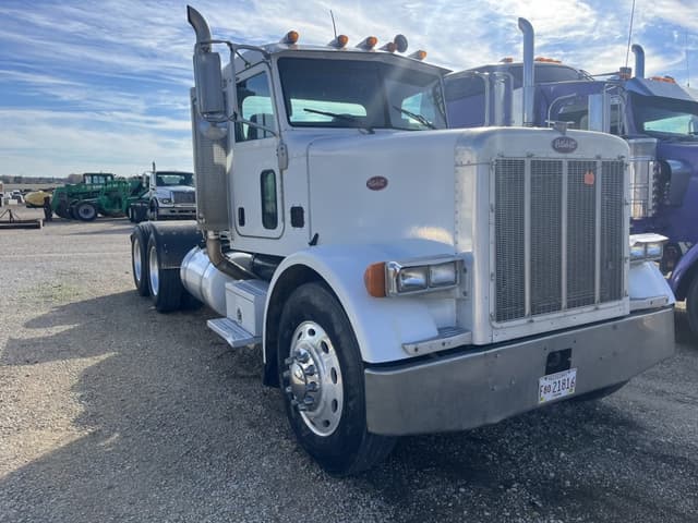 Image of Peterbilt 379 equipment image 1
