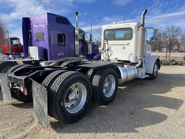 Image of Peterbilt 379 equipment image 2