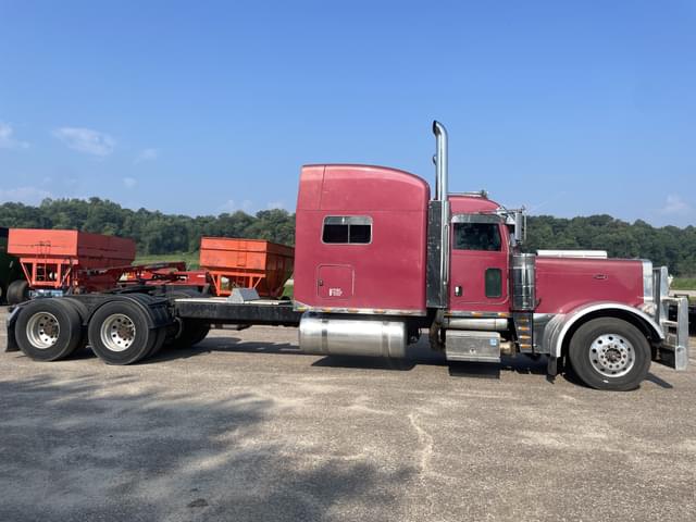 Image of Peterbilt 379 equipment image 3
