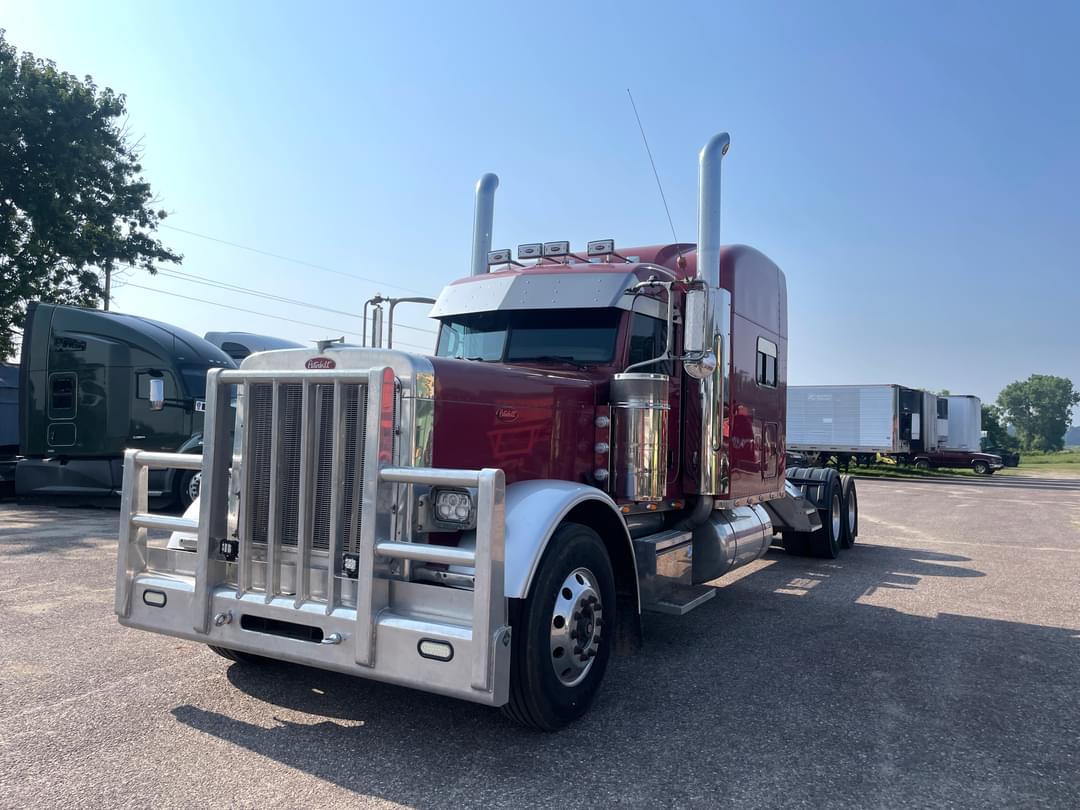 Image of Peterbilt 379 Primary image