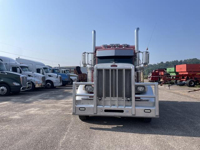 Image of Peterbilt 379 equipment image 1