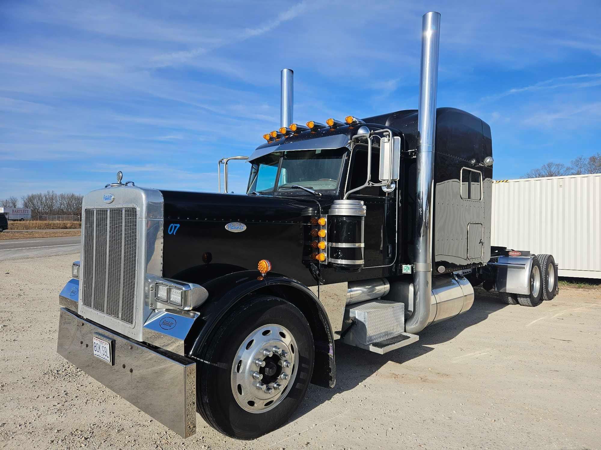 Main image Peterbilt 379